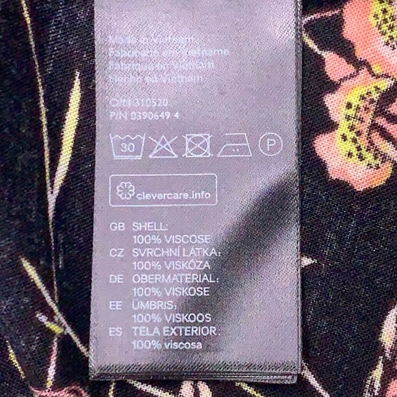 H&M Lightweight Floral Flowing Keyhole Dress 2 - Picture 4 of 4